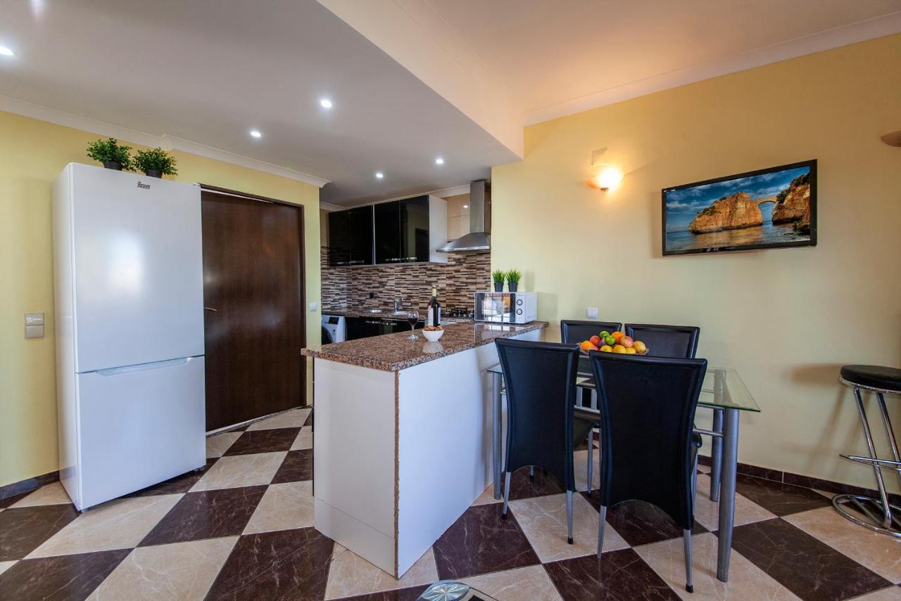 B47 - Walkway Beachview Place Lagos Luaran gambar